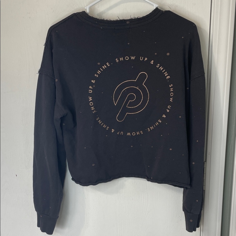 Peloton Show Up & Shine Black Crewneck Oversized Cropped Metallic Logo Sz Small - Picture 3 of 8